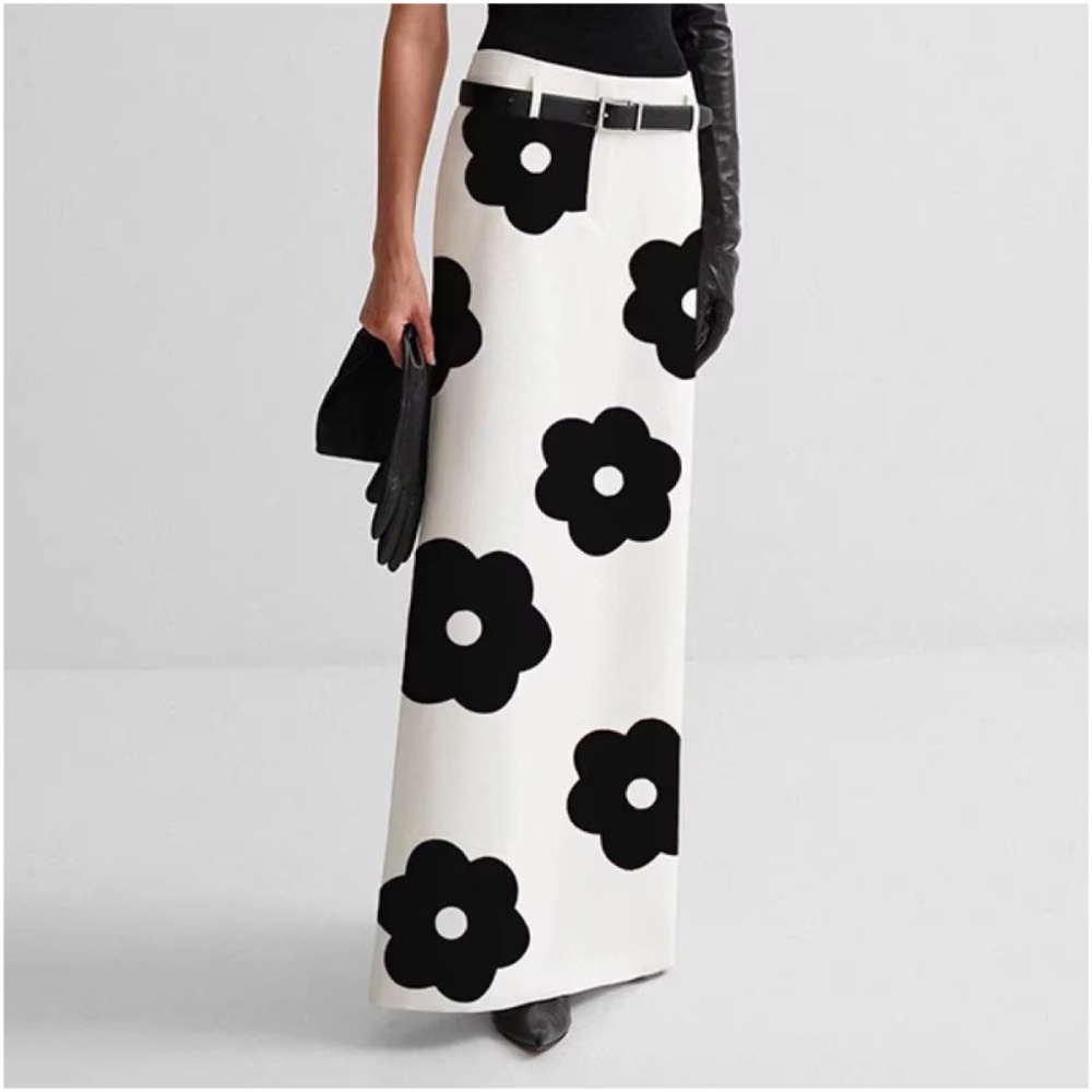 Classic Floral Print Split Hem Maxi Skirt - Picture 3 of 4